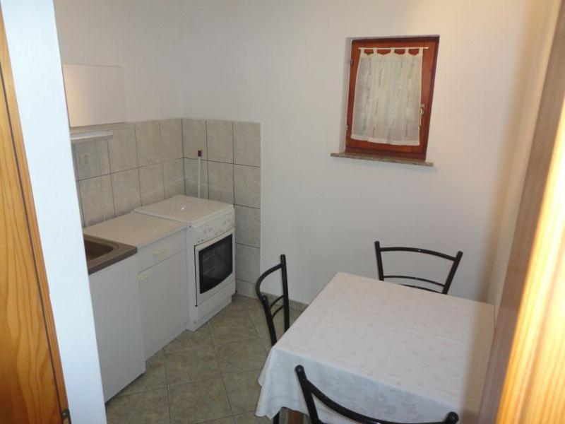 Guest House Pavkovic سلانو الغرفة الصورة