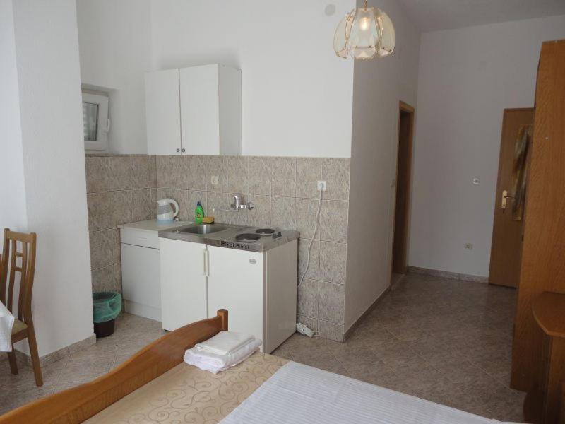 Guest House Pavkovic سلانو الغرفة الصورة
